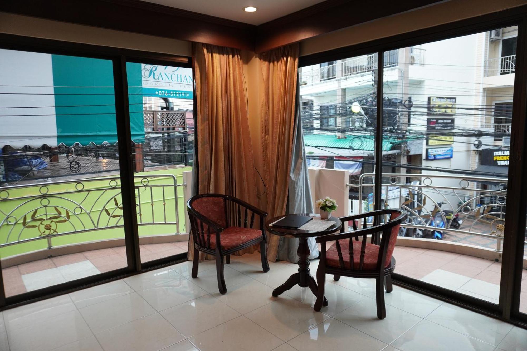 Centre Point Nanai Hotel Patong Exterior photo